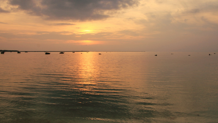 佐和田の浜展望台から眺める夕日